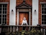 08 Neiti-kirjastolla