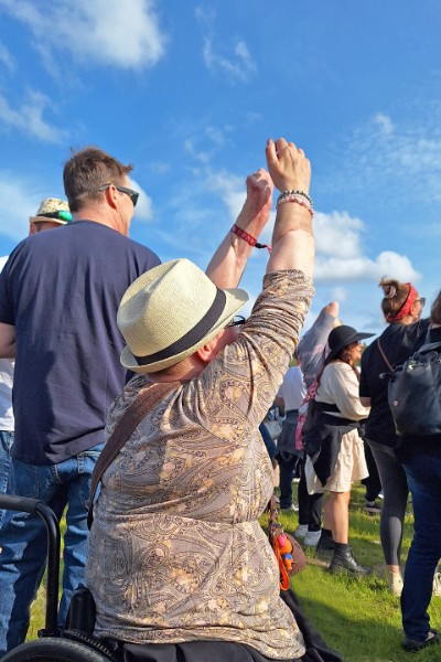 06 Nainen_ja_kasi.jpg